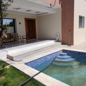 Belle villa avec piscine de 700m² pas loin de hammamet sud