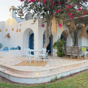 Villa S+3 avec Jardin et Piscine à El Maamoura