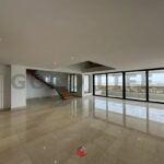 Photo-2 : Penthouse En S+4 avec piscine au Lac 2