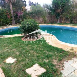 Villa S+5 avec piscine à Gammarth MVL0064