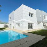 Villa S+4 avec piscine à La Soukra ZVL1665